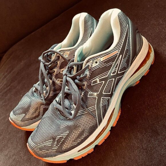 Excellent condition ASICS GEL NIMBUS 19 Womens 8 US 39.5 EUR Grey Seafoam Green - Picture 3 of 9